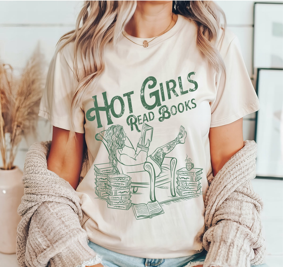 Hot Girls Read Books - Bookish t-shirt | reader | Bookstagram
