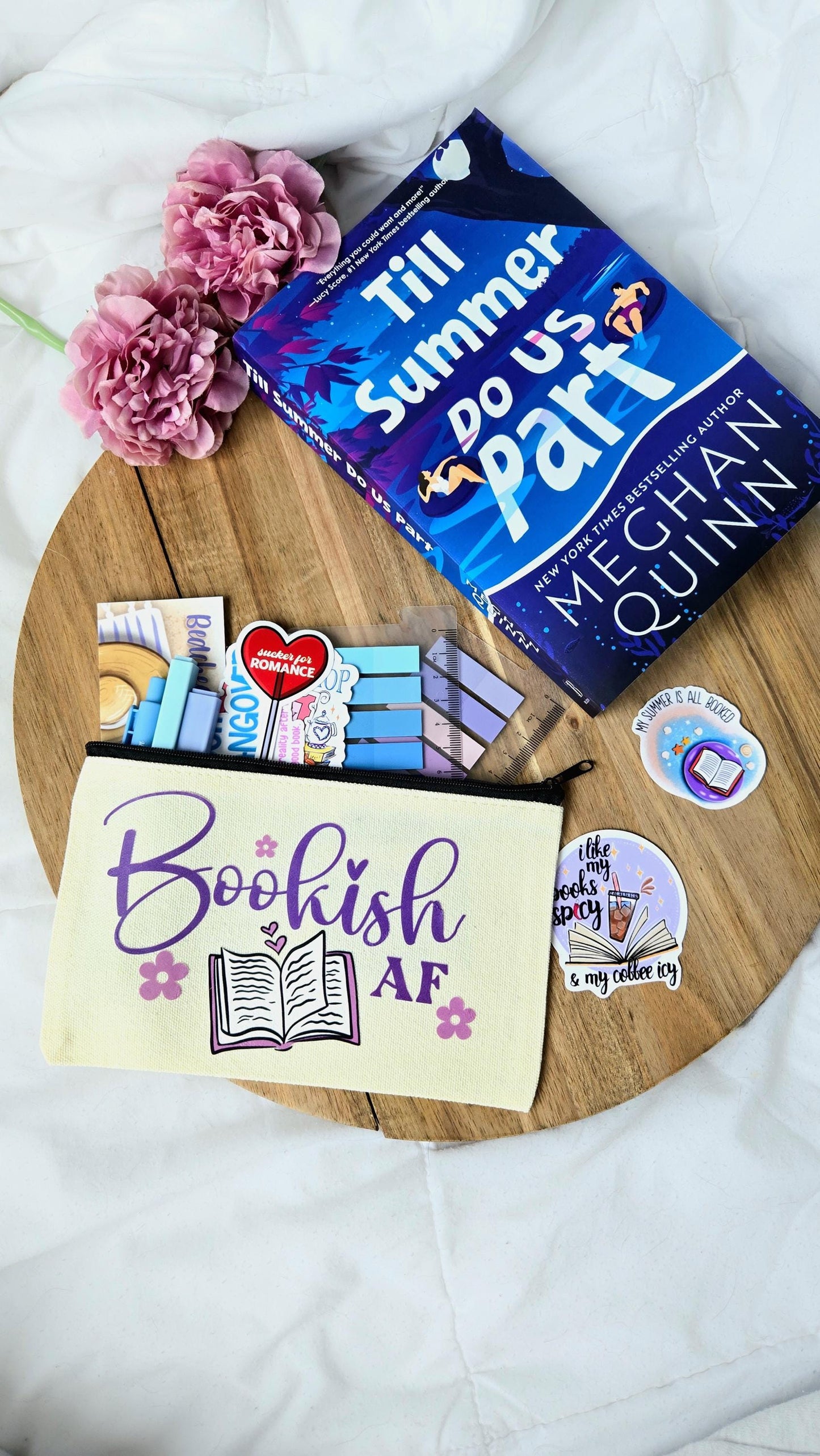 Book Lover gift set - Annotating kit | books | bookish merch | highlighter | stationery kit | bookish gifts | annotation | tabs | Pouch